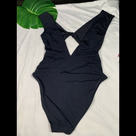 NEW $260 Beth Richards Twist One-Piece Swimsuit in Black [SZ Large‎ ] - Picture 11 of 12